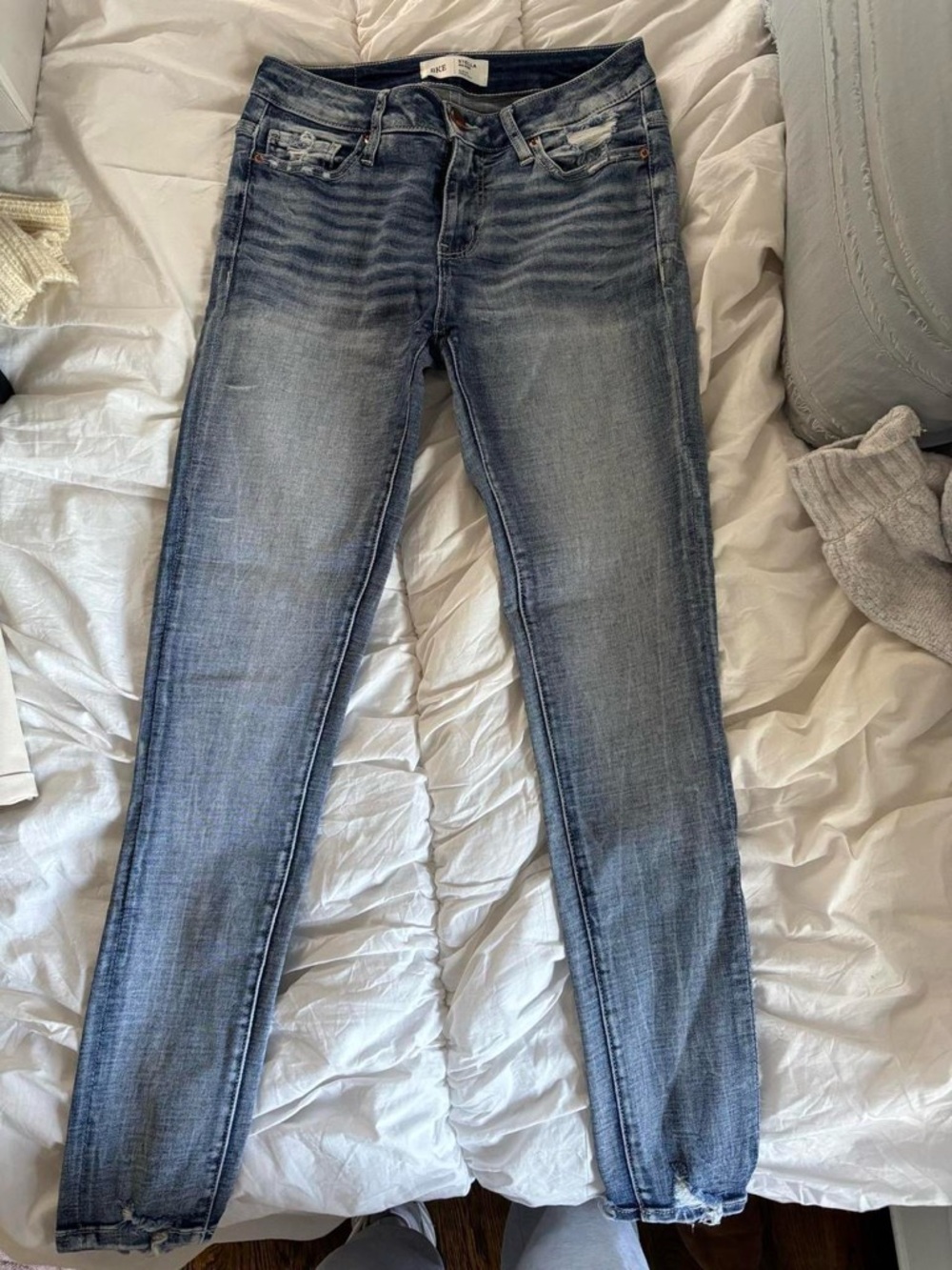 BKE Women's Light Blue Skinny Jeans